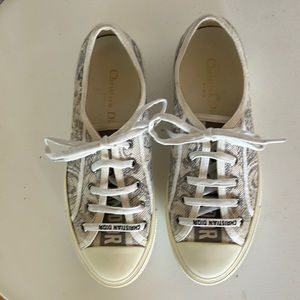 CHRISTIAN DIOR CREAM LACE-UP SNEAKER WOMEN SZ 39